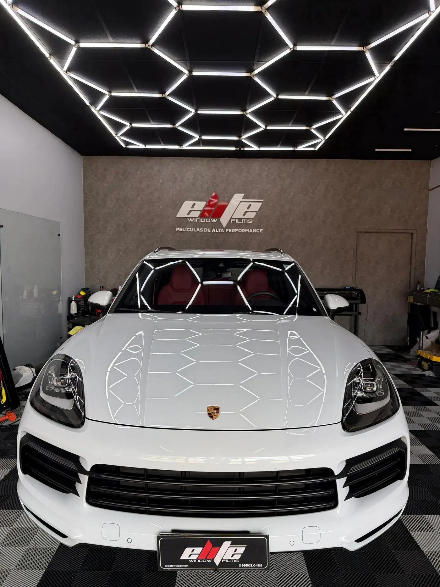 Carro com película aplicada no estúdio da Elite Window Film em Sumaré