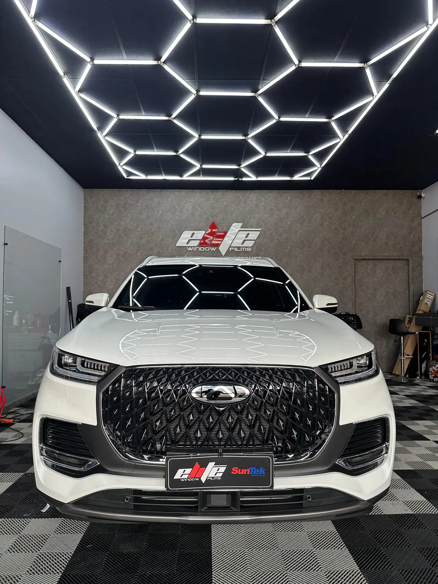 Carro com película aplicada no estúdio da Elite Window Film em Sumaré