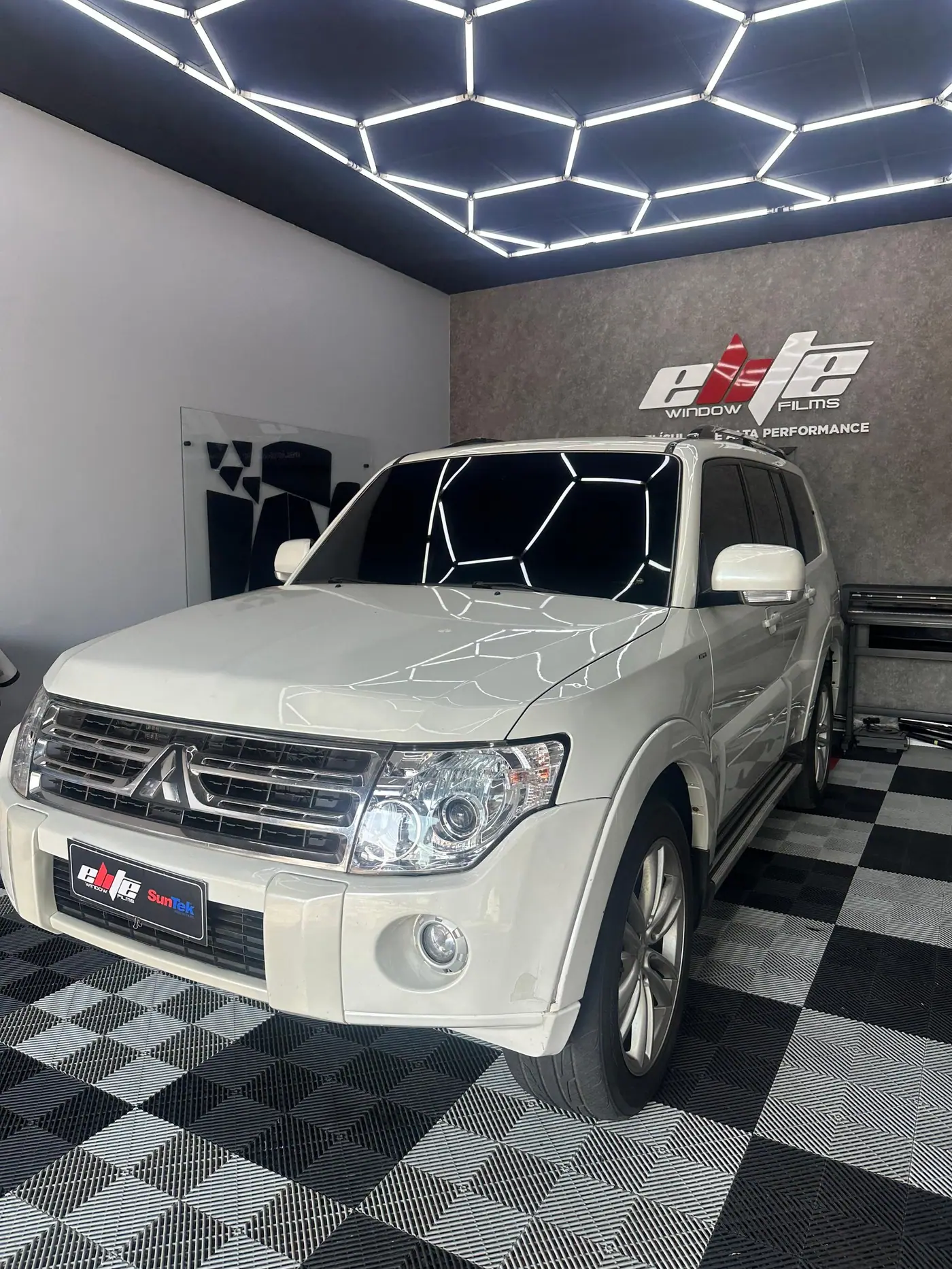 Carro com película aplicada no estúdio da Elite Window Film em Sumaré